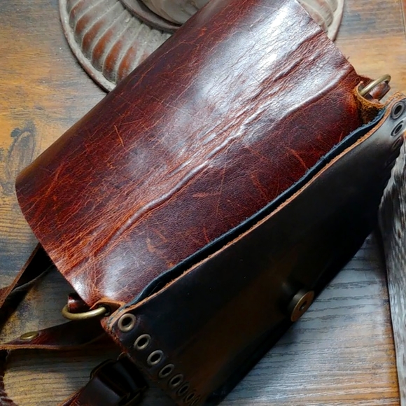 Rustic Crossbody Bag - Picture 4 of 5